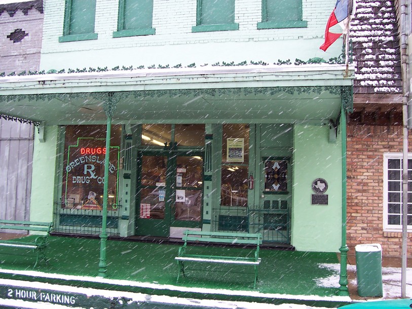 Kaufman, TX: Greenslade Drug Store in Kaufman - Snow in Texas