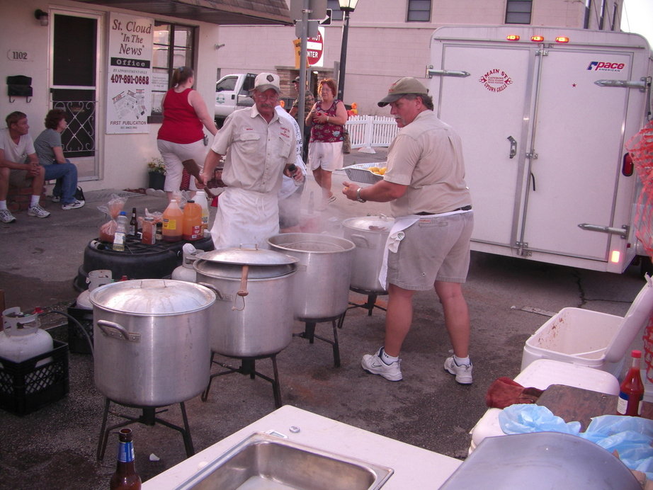 St. Cloud, FL: St. Cloud Street party crawfish cookout
