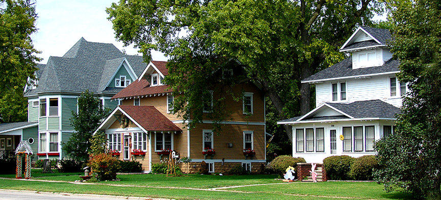 Pocahontas, IA: Is it true that every home in Pocahontas is a stately mansion? Naw, but these three on Northwest Fourth Avenue certainly qualify.