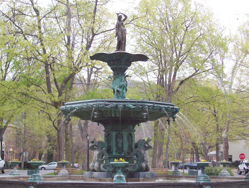 Madison, IN: Latitude: 38.737352&deg; N, Longitude: 85.383006&deg; W (Broadway Fountain)