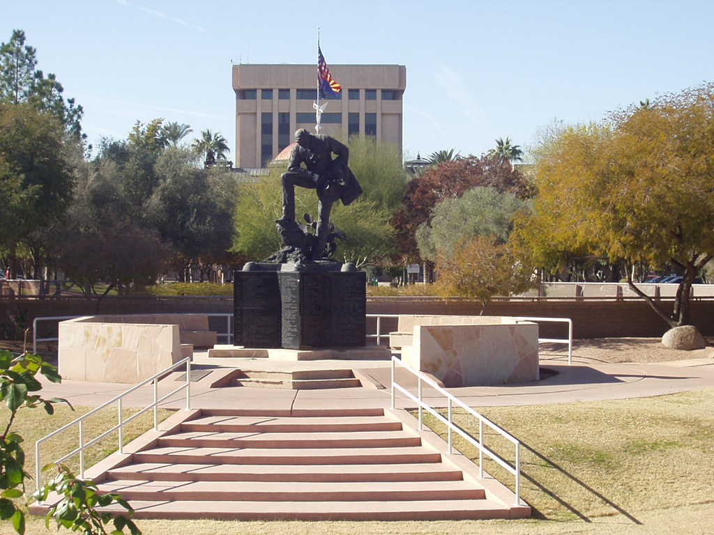 Phoenix, AZ: Phoenix war memorial