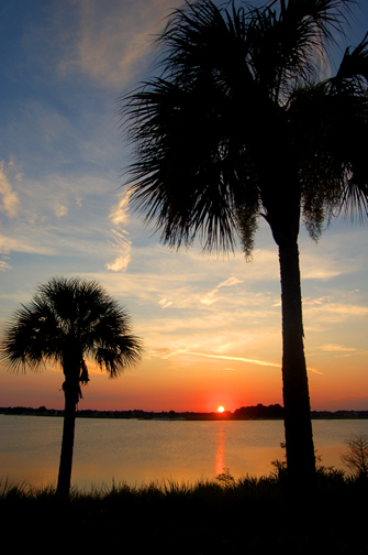 The Villages, FL: Sunset at Lake Sumter Landing