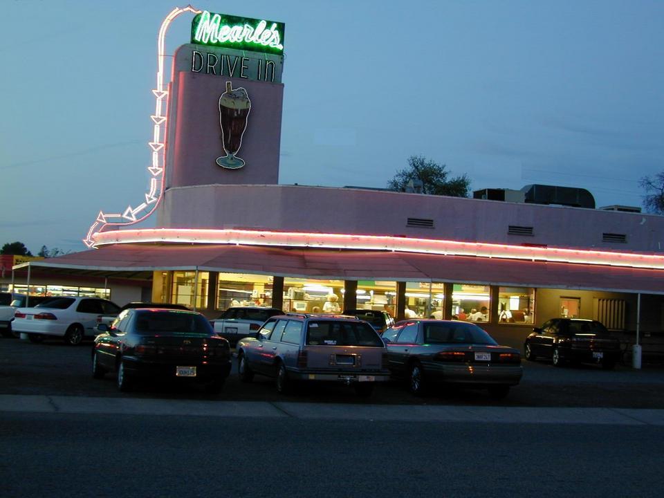 Visalia, CA: Mearle's Drive In