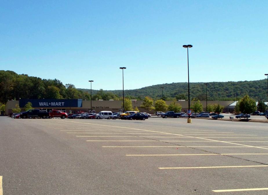 Naugatuck, CT: Wal-Mart in Naugatuck