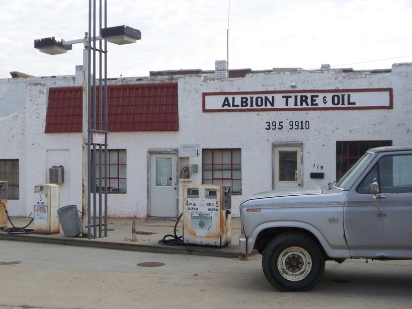 Albion, NE: Albion Tire & Oil
