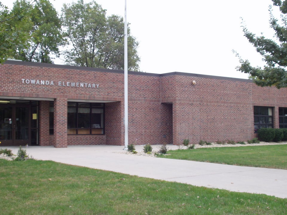 Towanda, IL Towanda Elementary School photo, picture, image (Illinois