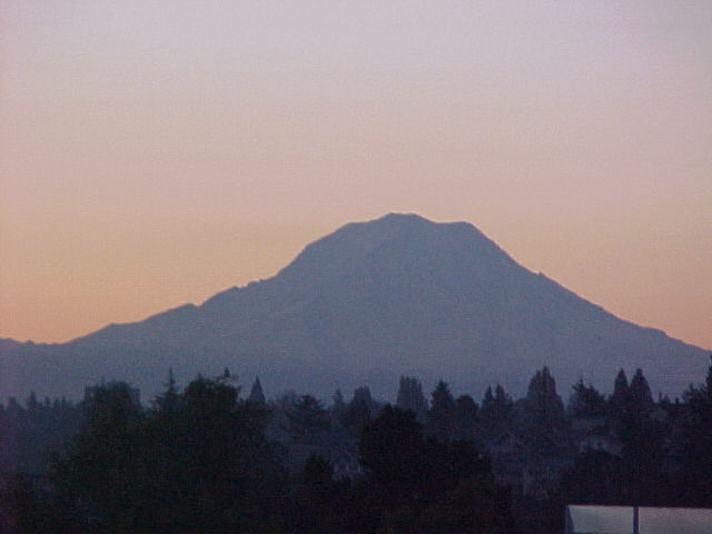 Tacoma, WA: Mount Rainier just before sunrise