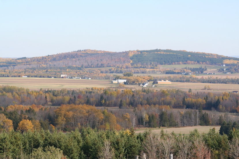 Mapleton, ME: Overlooking Mapleton