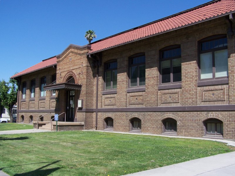 Madera, CA: County Library built in 1917