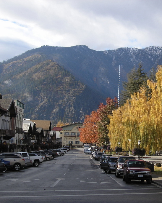 Leavenworth, WA: Front Street shops in autumn
