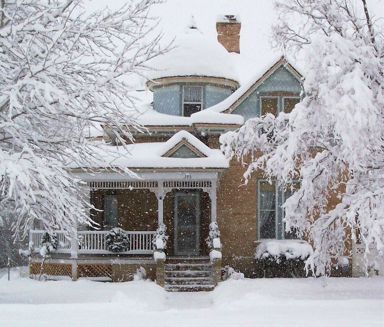 Nephi, UT Historic Home in Nephi Thanksgiving snowstorm 2004 photo