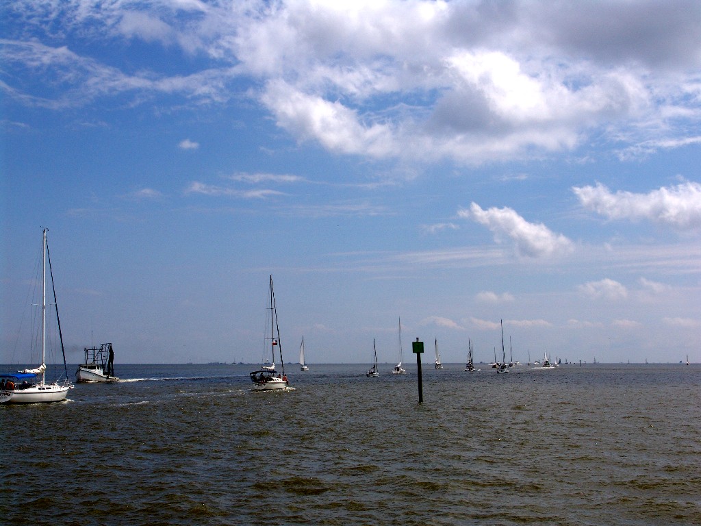 Kemah, TX Kemah's Sunday boat traffic photo, picture, image (Texas