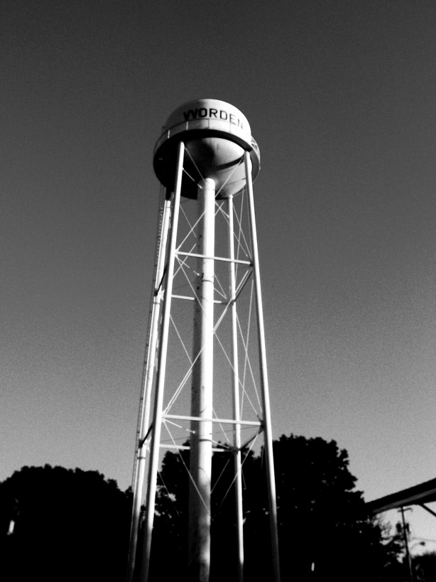 Worden, IL: water tower in worden