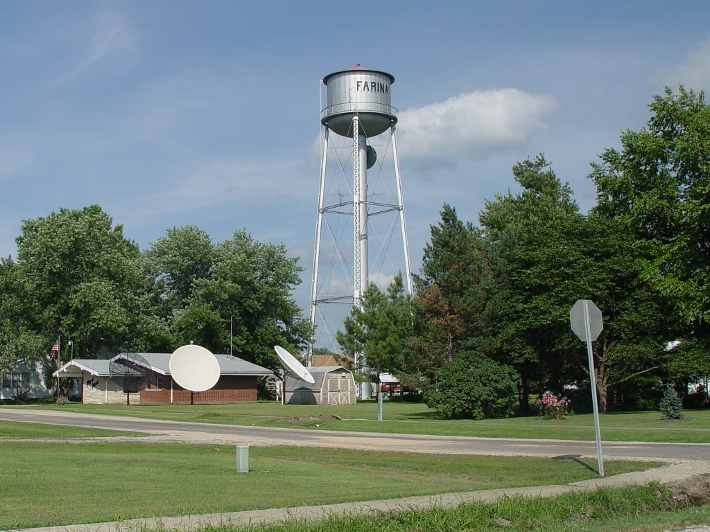 Farina, IL: Farina's Fine Fluid Flask