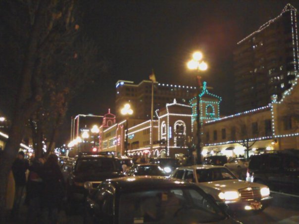 Kansas City, MO: The christmas lights on the Kansas City Plaza