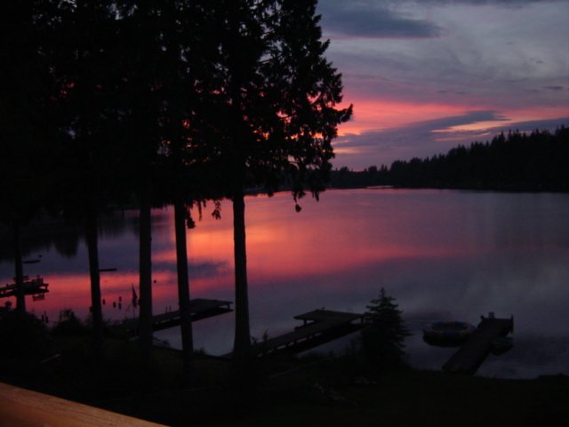 Lake Bosworth, WA: Sunset on Lake Bosworth