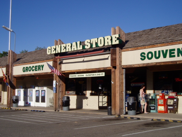 Tusayan, AZ: general store in tusayan,az
