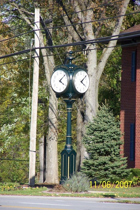 Prospect, KY: Clock across from Prospect Place shopping