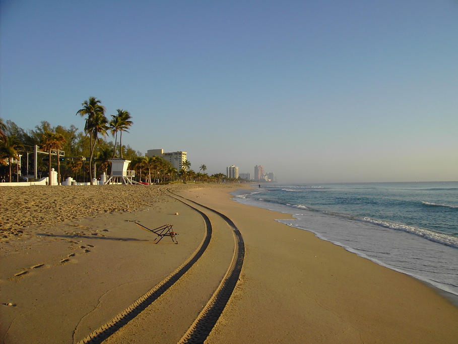 Fort Lauderdale, FL: Early morning on Ft Lauderdale beach