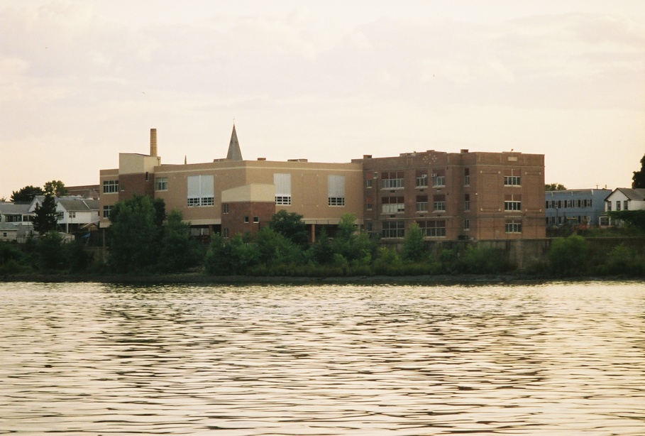 Green Island, NY: Riverview of the new addition to Heatley School
