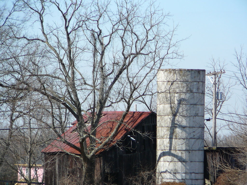 La Grange, KY: a barn and silo in lagrange