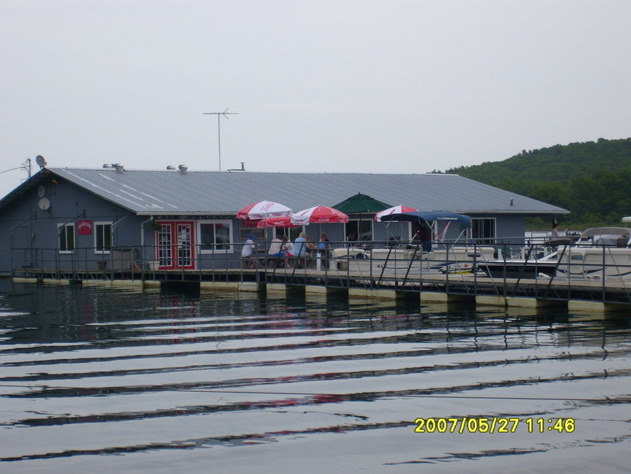 Stockton, MO: Mutton Creek Marine Restraunt on the Stockton Lake