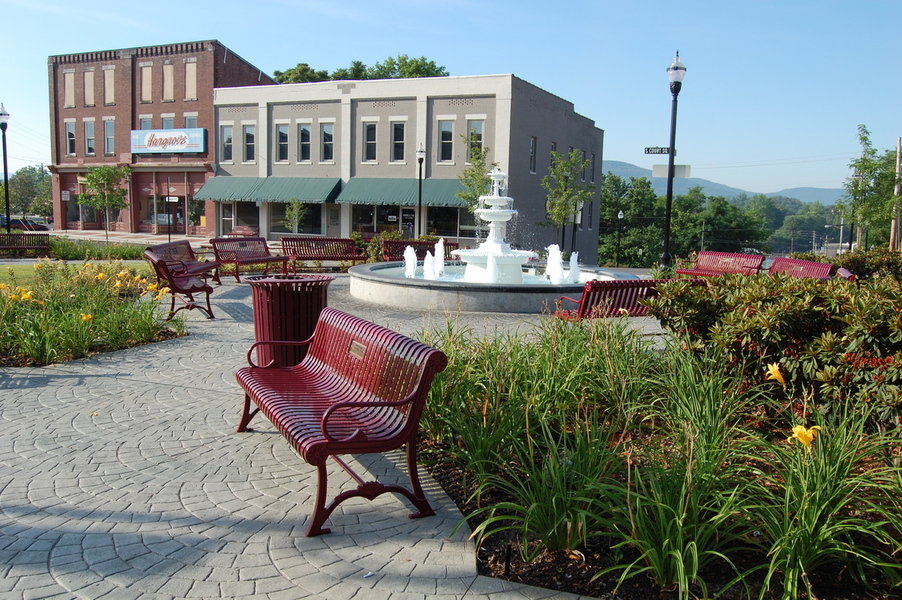 McMinnville, TN: The fountain square in downtown.