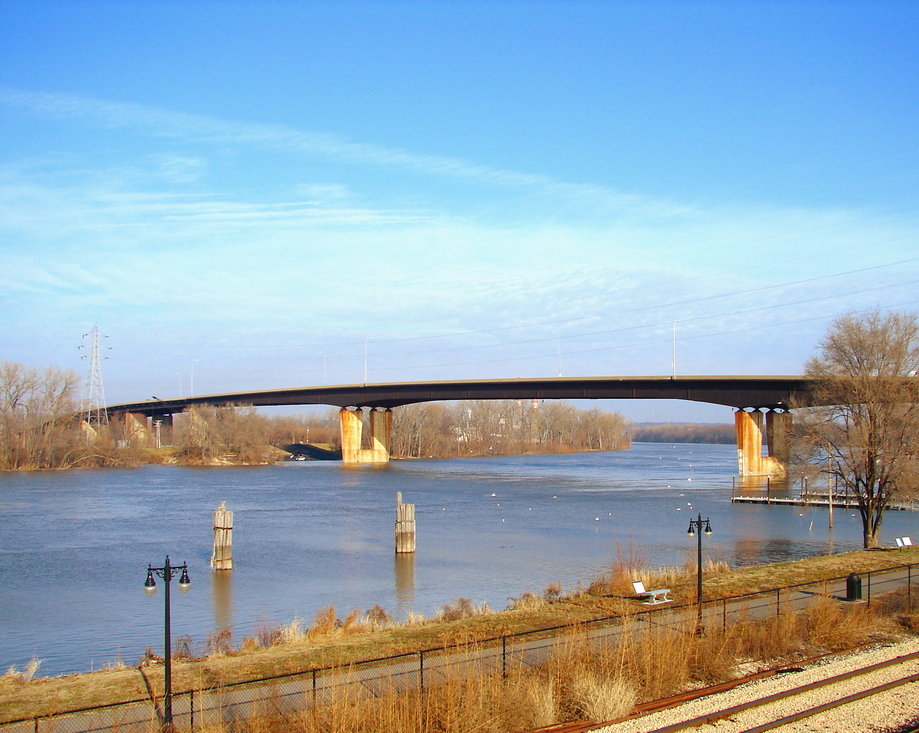 Pekin, IL: view of illinois river from Pekin's riverfront Park