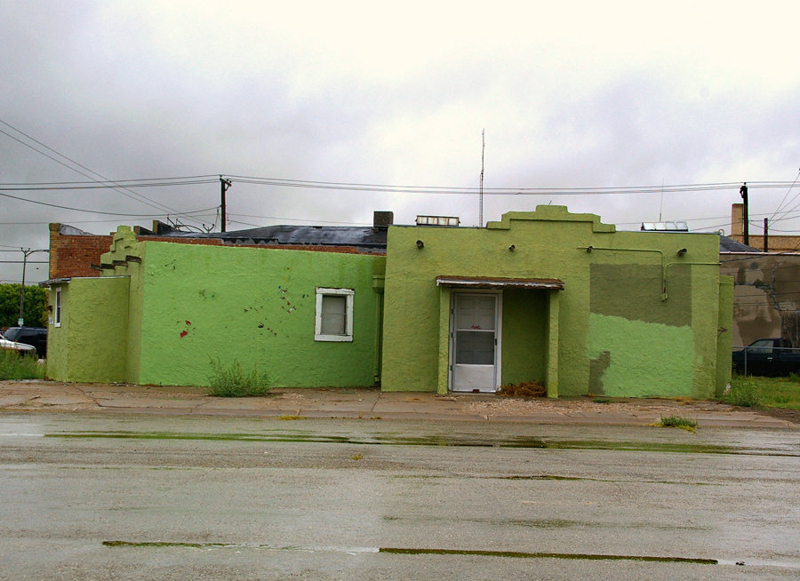 Pampa, TX: CLOSED RESTAURANT on West Foster Avenue in the historic downtown area.