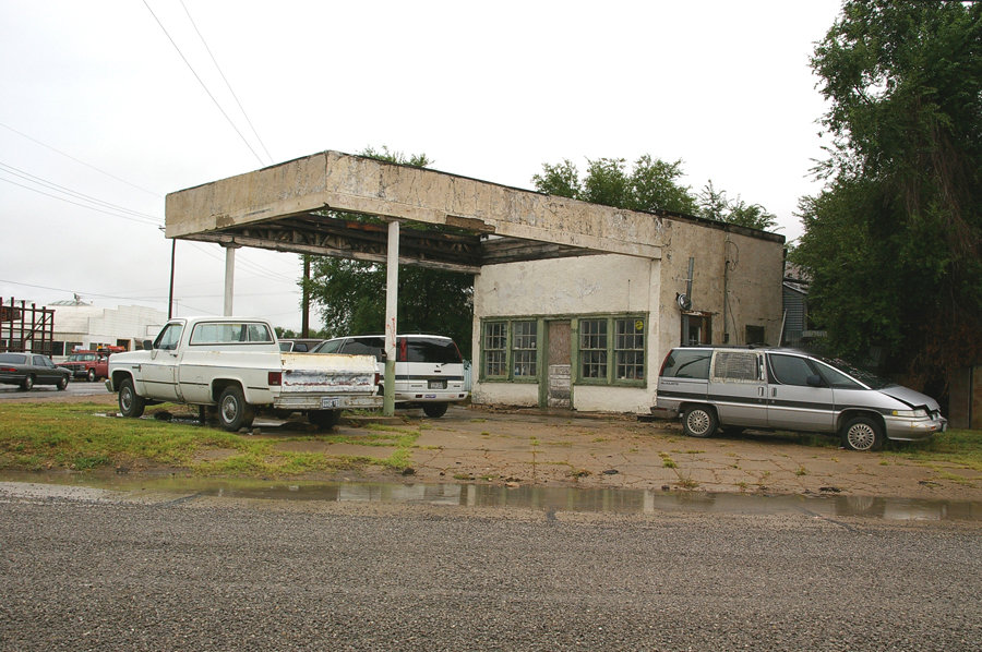 Pampa, TX ABANDONED GAS STATION near the historic downtown area