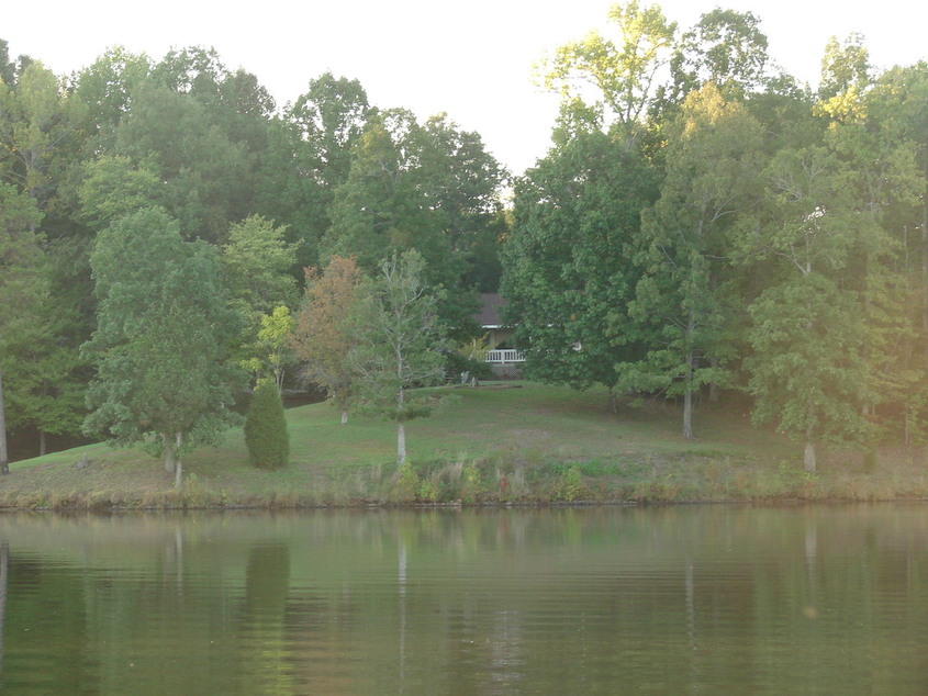 Laurens, SC: OVERLOOKING LAKE RABON