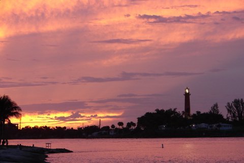 Tequesta, FL: Sunset with Jupiter Lighthouse