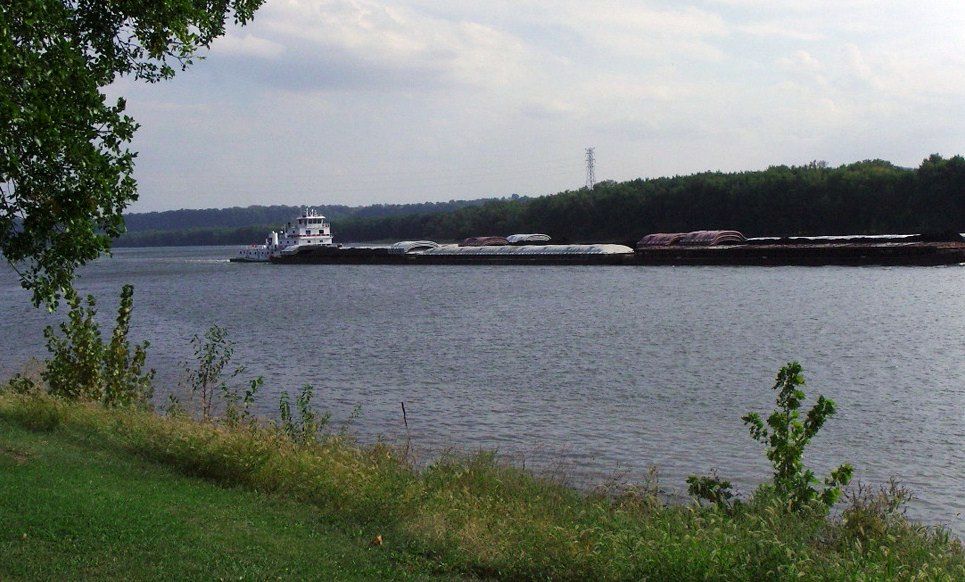 Cassville, WI: Tug Boat and Barge on the Mississippi River in Cassville WI