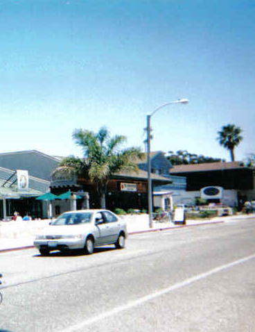 Isla Vista, CA: Isla Vista, pardall rd. one of the busiest streets in IV, here you may find cafe's, juice bars, bars, restaurants, print and copy services,I.V. bookstore, I.V. police station... and at the end of the road is the entrance to the universtity, UCSB.