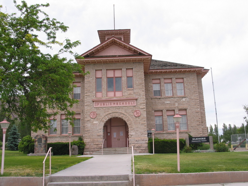 Elsinore, UT: Elsinore, Sanpete County, Utah "White Rock School"