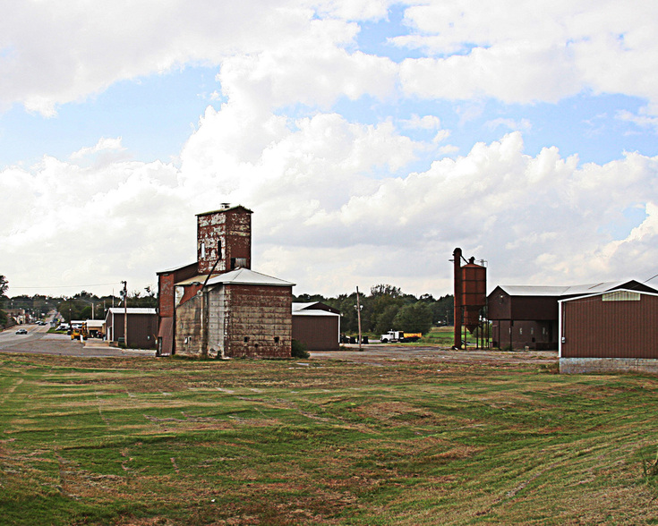 Binger, OK The Gin photo, picture, image (Oklahoma) at