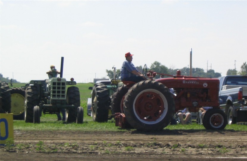 Hubbard, IA: 2004 Hubbard Days Tractor Pull