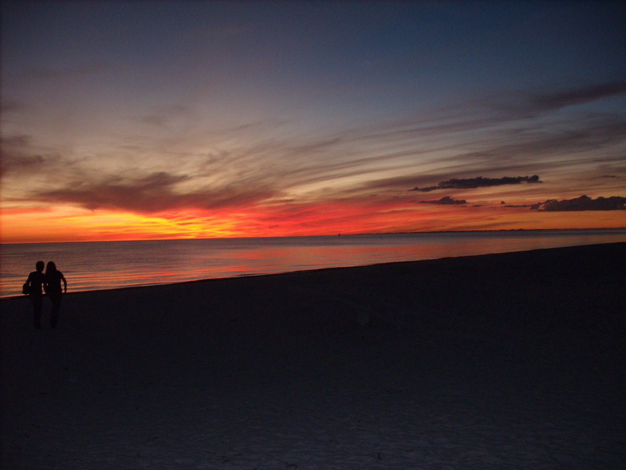Fort Myers Beach, FL: Sunset for lovers