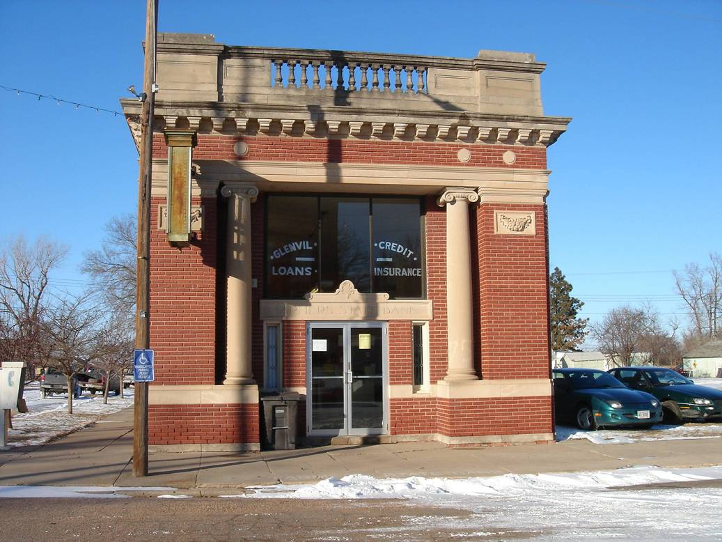 Glenvil, NE: Bank Building still in use. January 2008