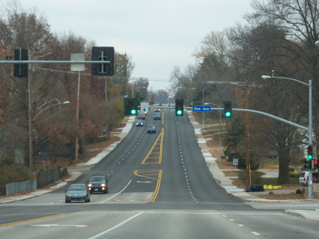 Prairie Village, KS: 75th Street @ Roe Ave