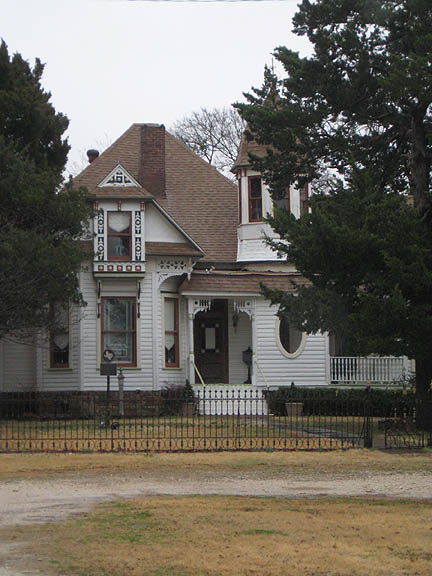Burleson, TX: Victorian Home built in 1894. Used as a public library 1970-1979. Now a private home.