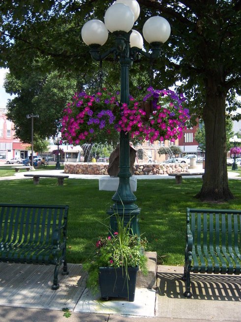 Red Oak, IA: Light post on square