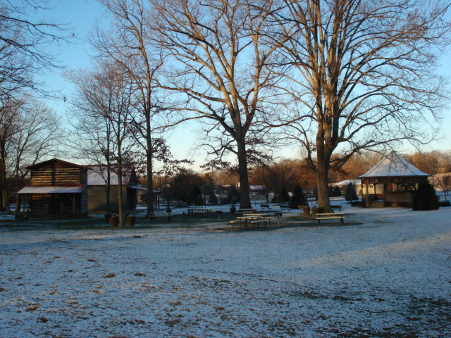 Tobaccoville, NC: Snowy Village Park