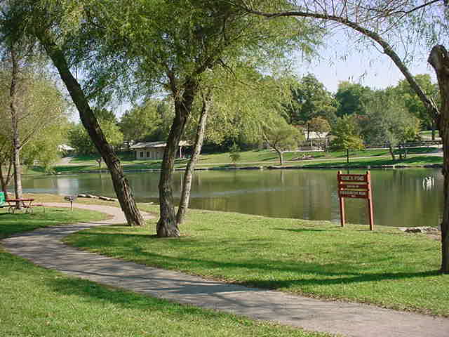 Lenexa, KS: Rose's Pond in one of Lenexa's parks.