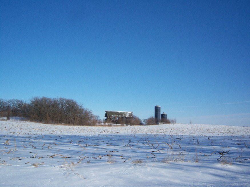 Kewanee, IL: Gene Martin's Barn near Hooppole Illinois