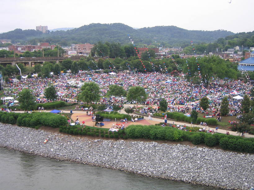 Chattanooga, TN: July 4th festivities at Coolidge Park