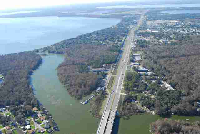 Tavares, FL: The Scenic Dead River flows through city