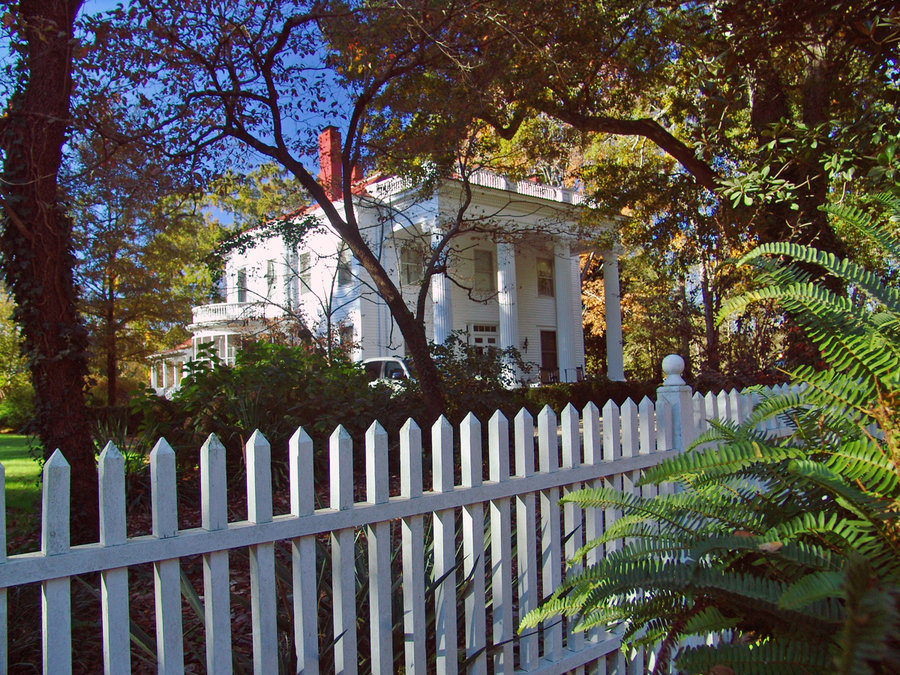 Madison, GA: Madison Oaks Bed and Breakfast during the autumn