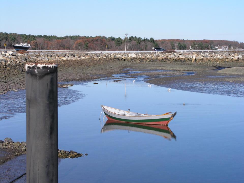 Rye, NH: Rye Harbor Skif