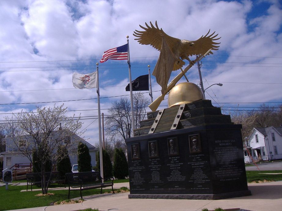 Silvis, IL: Hero Street Memorial